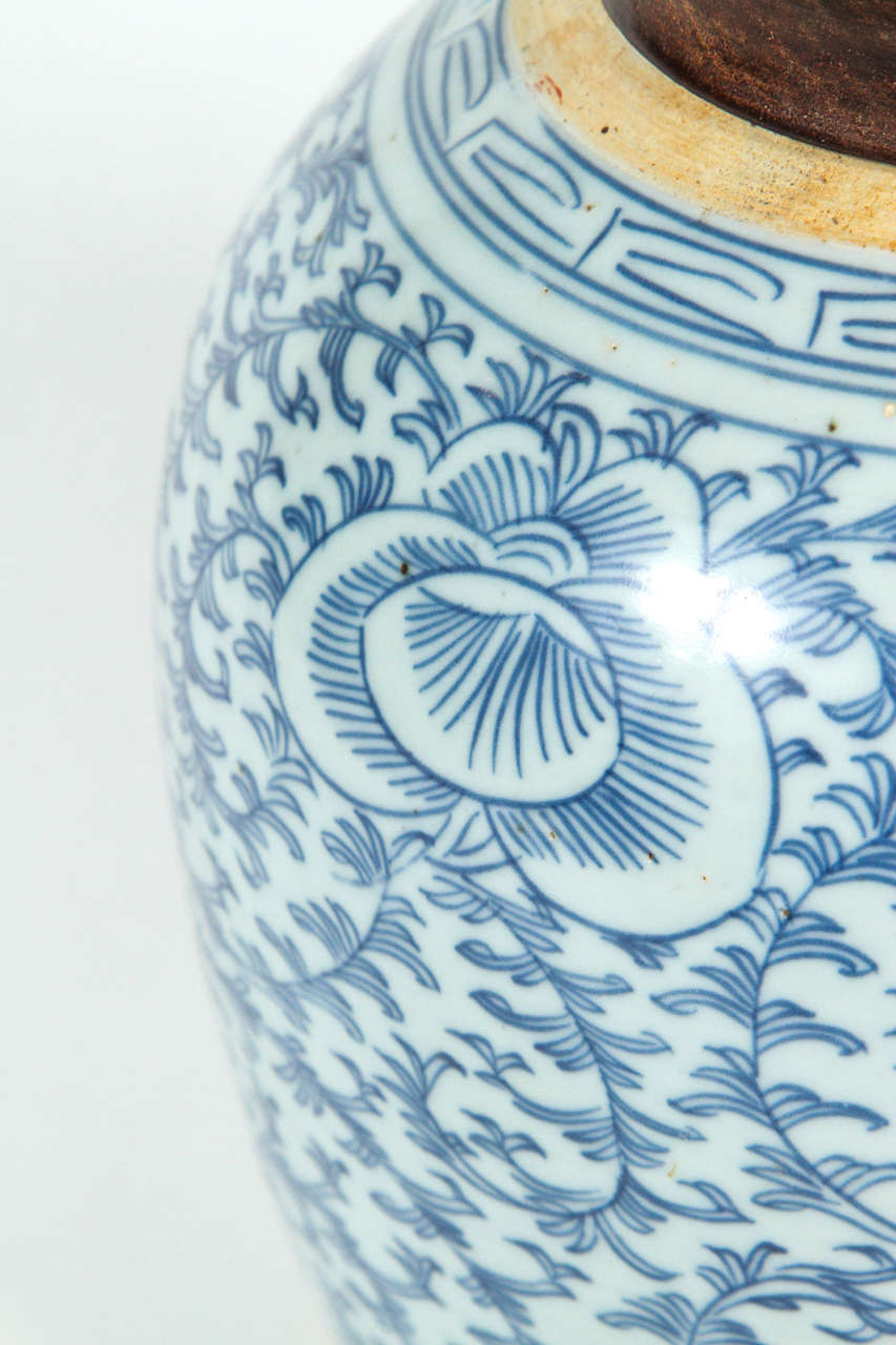 19th Century Chinese Blue and White Porcelain Ginger Jar with Wooden Top 2