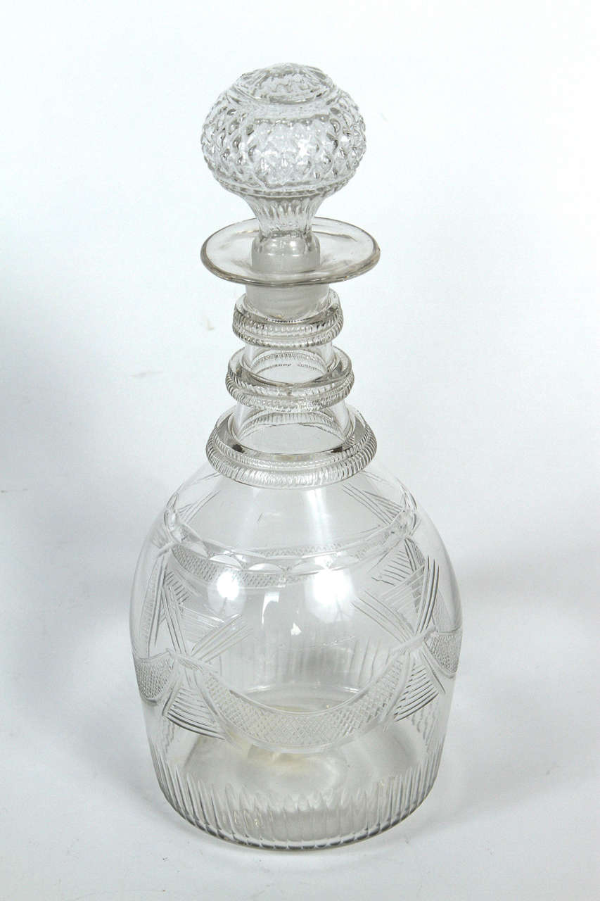 Pair of English Georgian Period Cut Crystal Decanters In Excellent Condition For Sale In Los Angeles, CA