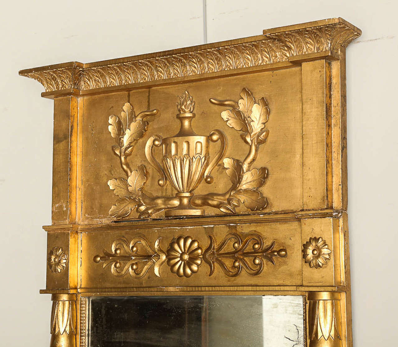 Early 19th Century Swedish Console and Mirror in Gold Gilt with Marble Top For Sale 2