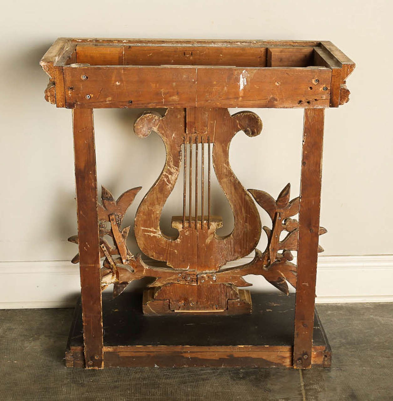 Early 19th Century Swedish Console and Mirror in Gold Gilt with Marble Top For Sale 6