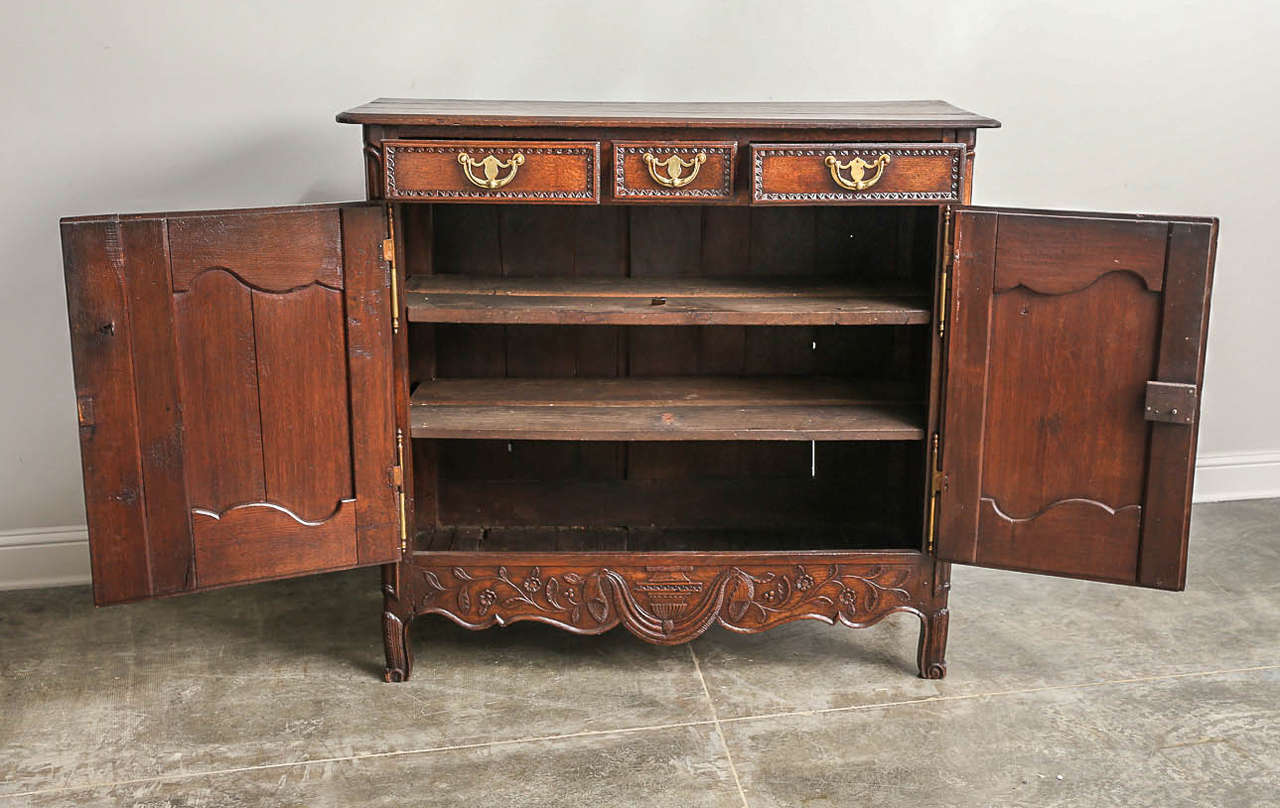 19th Century French Louis XV Style Bahut in Oak 2
