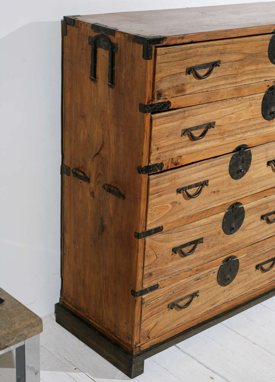 Large Early 20th Century Japanese Tansu Chest In Good Condition In Los Angeles, CA