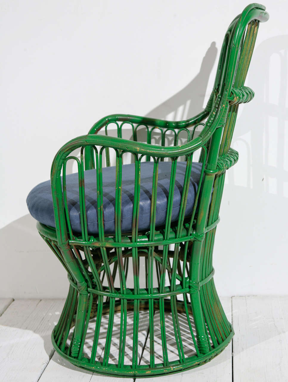 Mid-20th Century Green Wicker Armchair in the style of Gio Ponti and Lio Carminati | Small