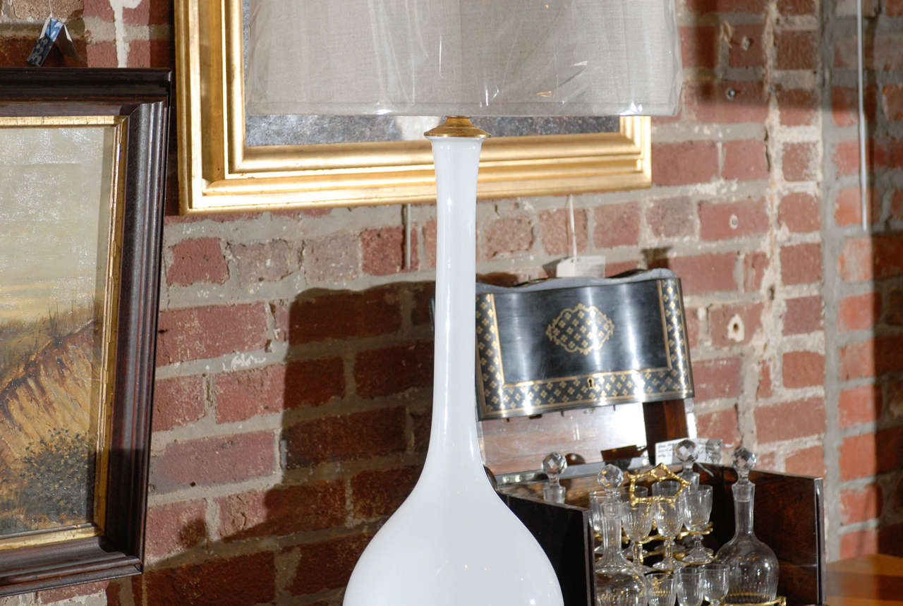 Midcentury Murano White Glass Lamp In Good Condition For Sale In Atlanta, GA