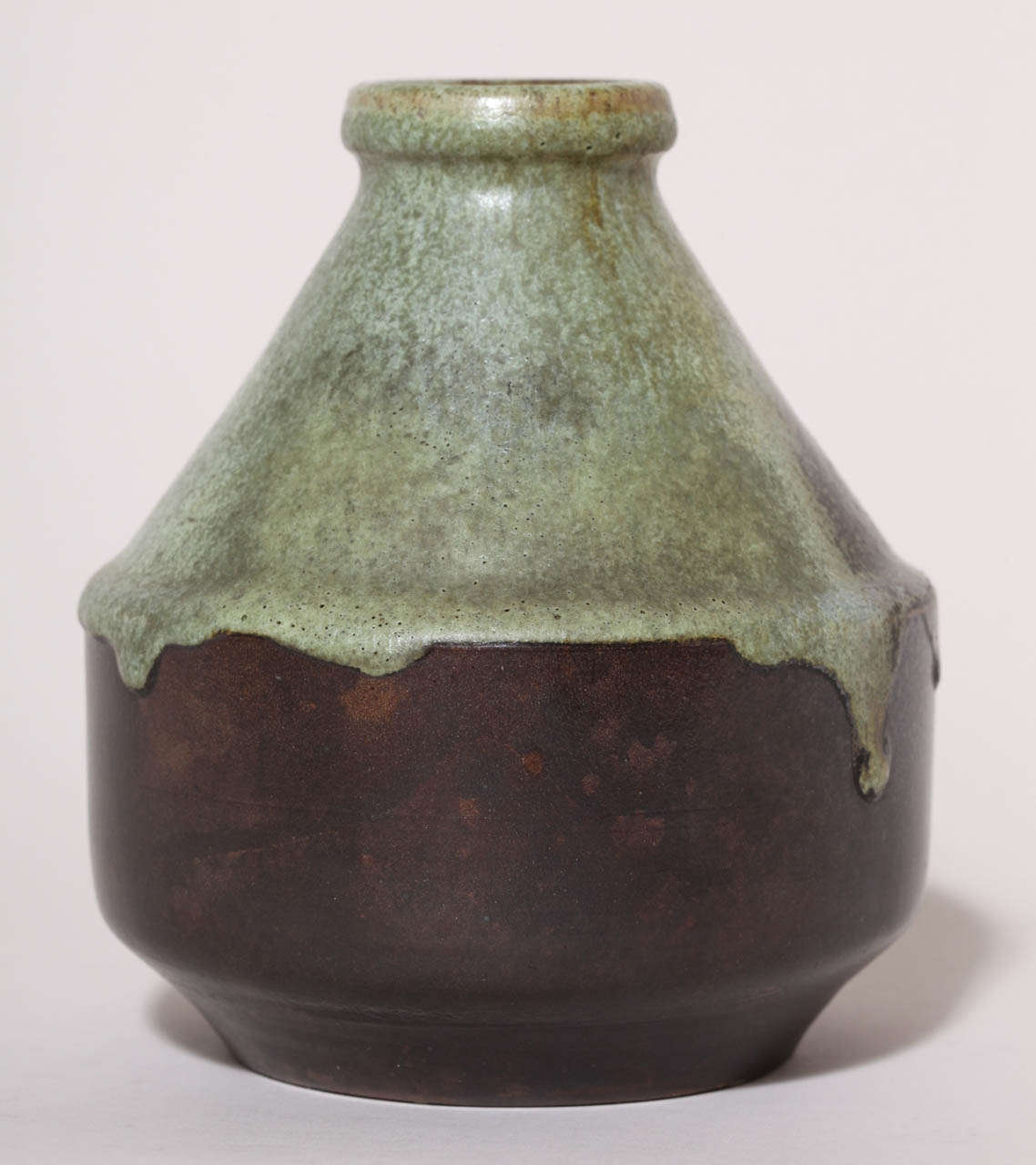 Französische Art-déco-Steinwarenvase von Henri Simmen (Steingut) im Angebot