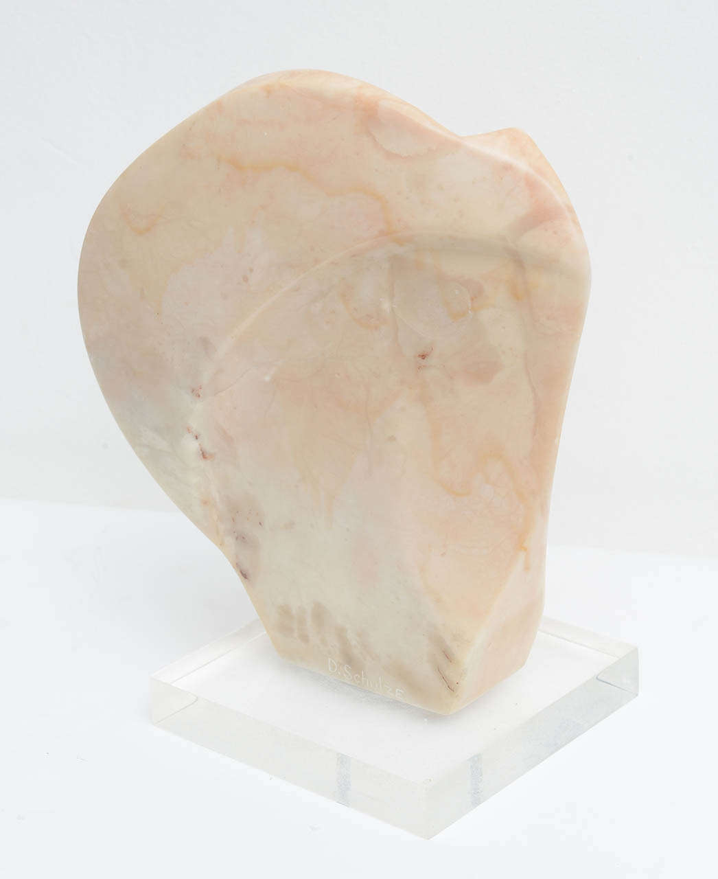 Beautiful marble abstract modernist sculpture, Signed D. Schulze. This piece dates from the 1970s. The provenance is a Palm Beach estate. We purchased several items from this collection. Others will follow in our 1stdibs listing to come. This simple