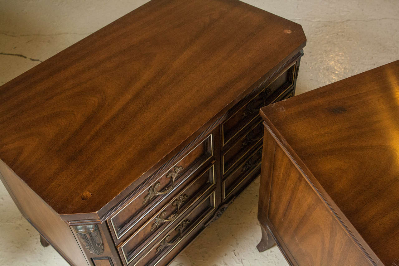 Mid-20th Century Pair of Louis XV Style Diminutive Nightstands or Commodes
