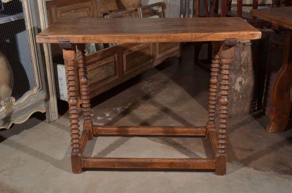 18th Century Spanish Walnut Table In Excellent Condition In Houston, TX