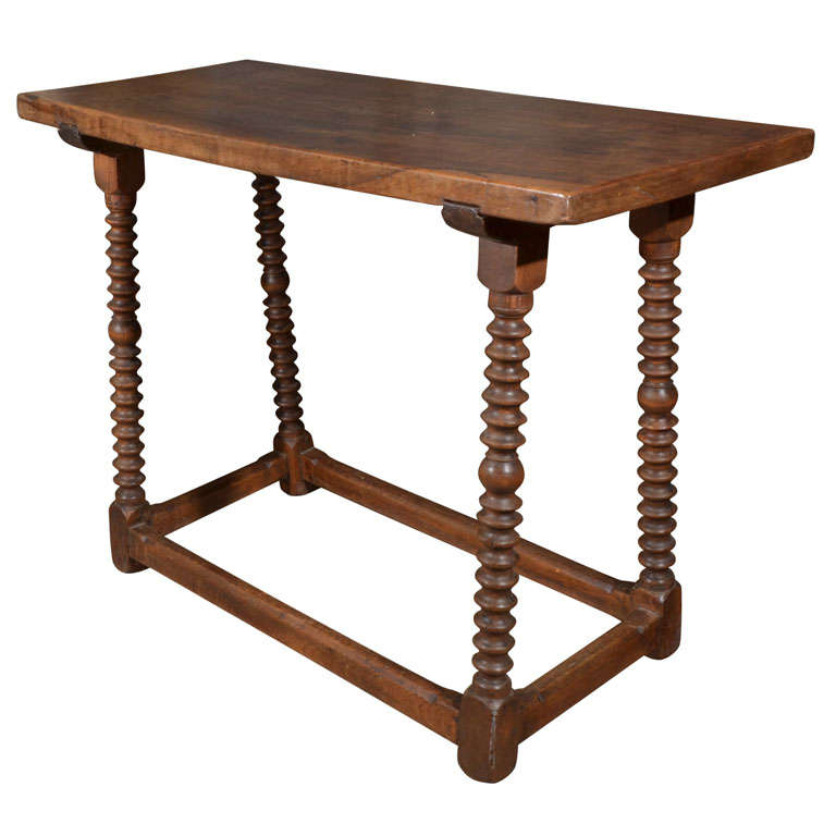 18th Century Spanish Walnut Table For Sale at 1stdibs
