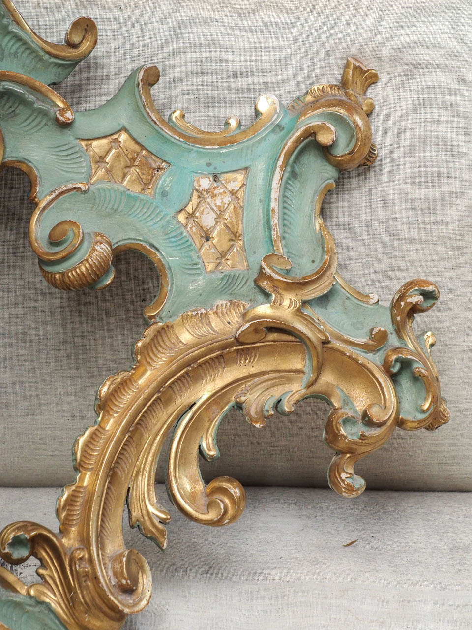 19th Century Italian Rococo Style Carved and Painted, Parcel Gilt Wood Cartouche For Sale 1