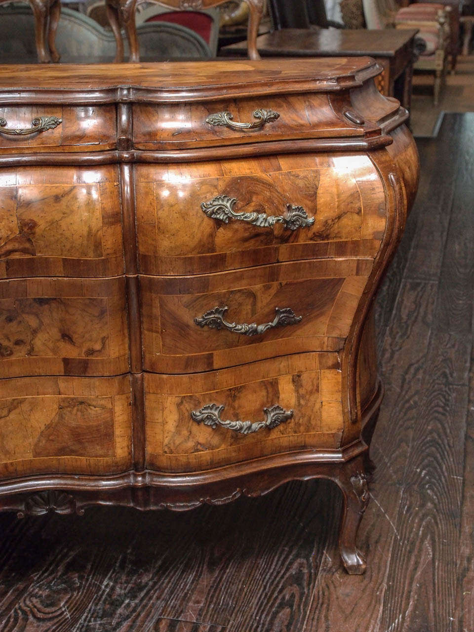 Italian Rococo Olive Wood Commode In Excellent Condition For Sale In New Orleans, LA