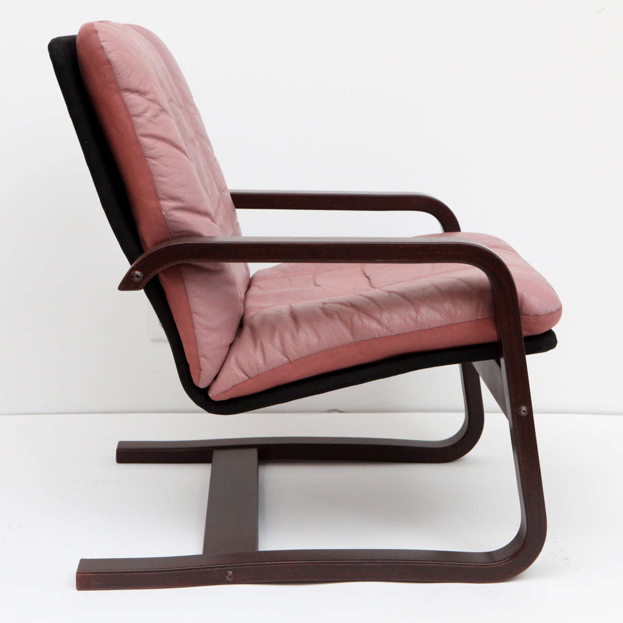 Early 20th Century Classic Leather Lounge Chairs in the Style of Alvar Aalto 2