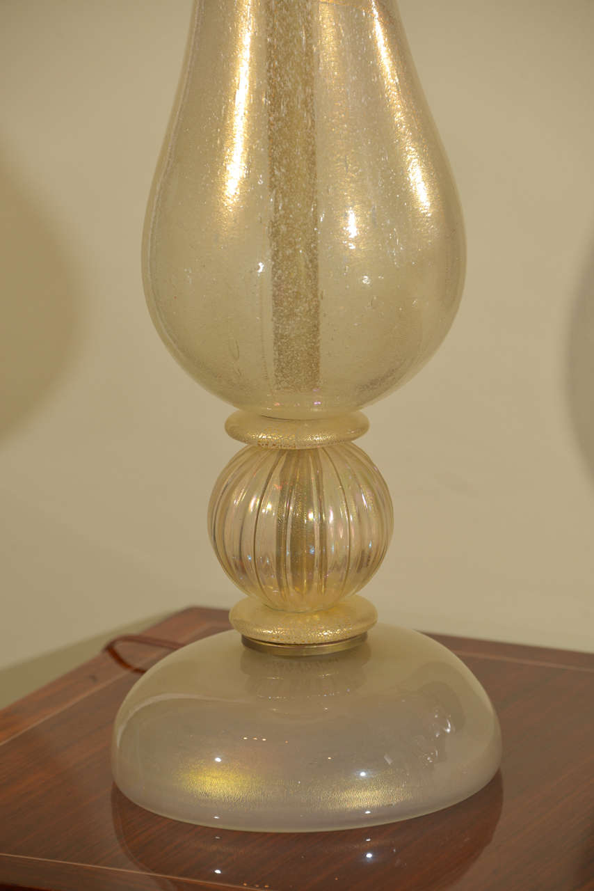 Mid-20th Century Pair of Italian Gold Dust Murano Lamps, 1960's For Sale