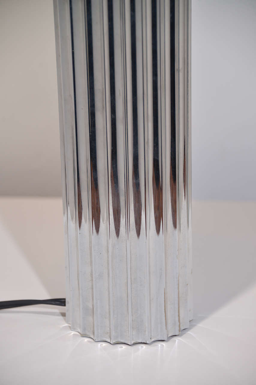 Plated Machine Age Art Deco Pair Von Nessen, Nessen Studio Fluted Chrome Table Lamps For Sale
