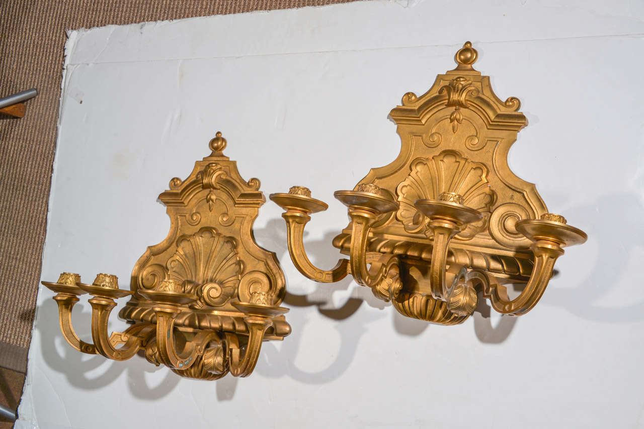 Coppia di candelabri continentali in bronzo Dore