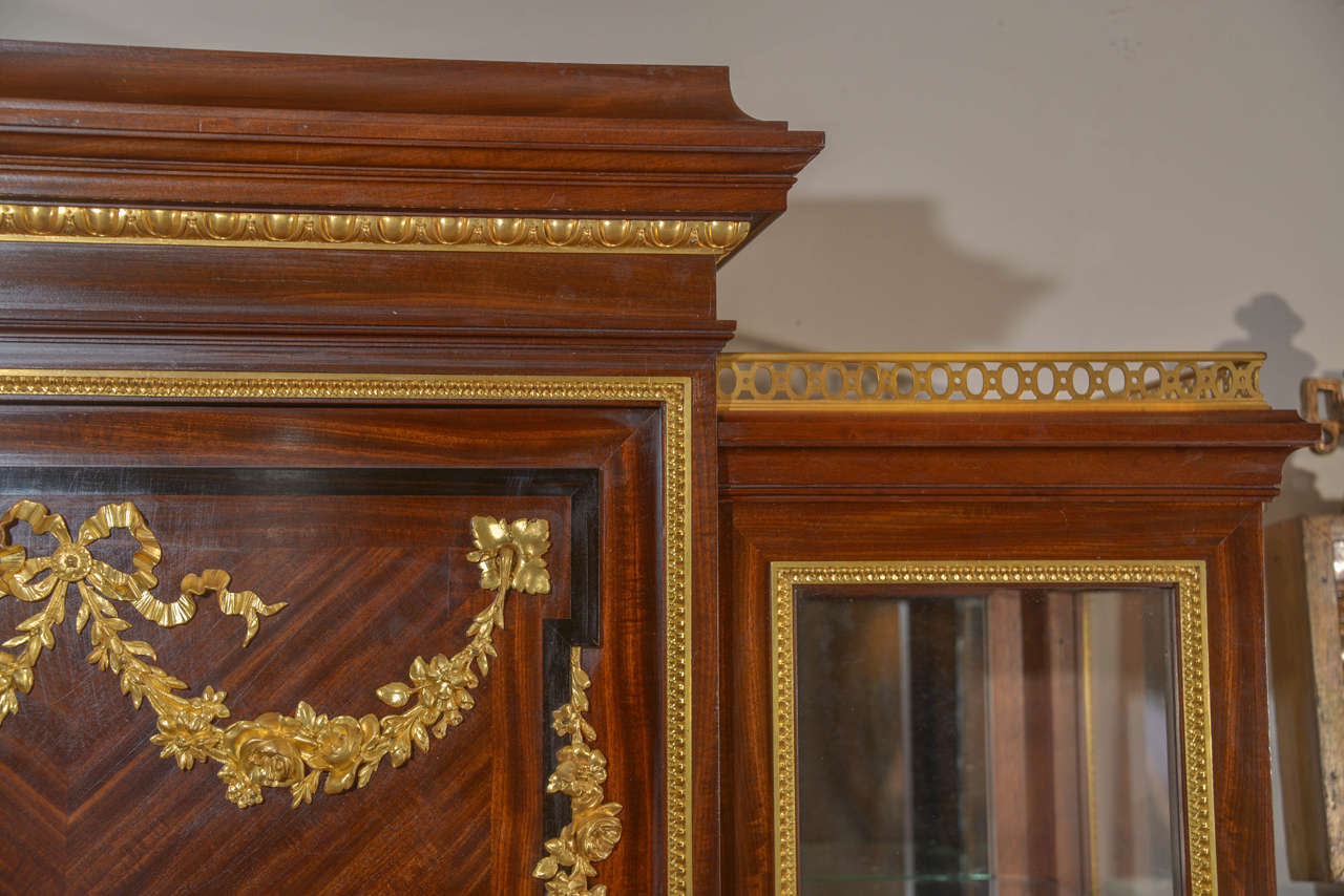 Paul Sormani Signed Viewing Cabinet In Excellent Condition For Sale In Dallas, TX