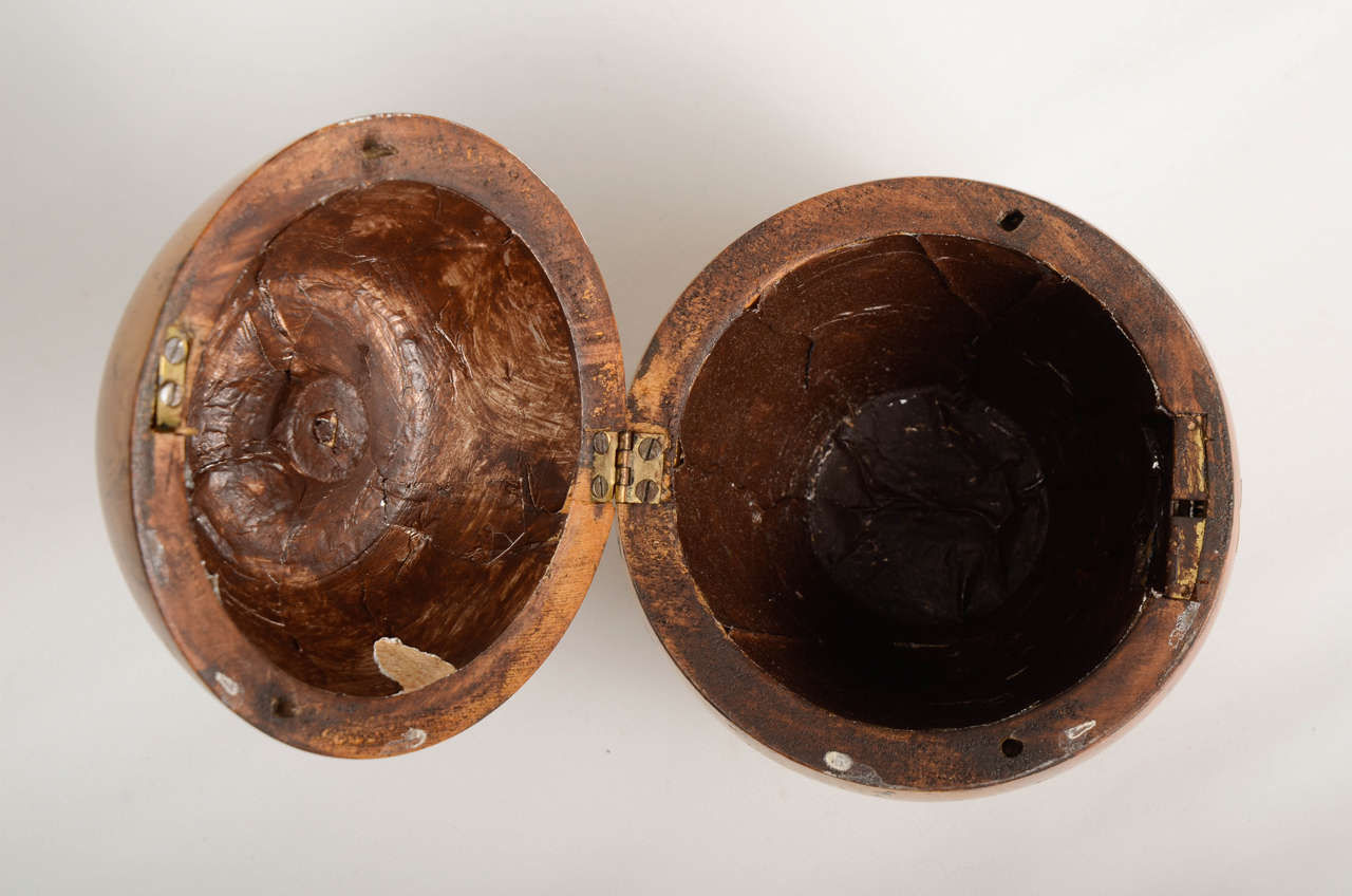 Fruitwood Georgian Style wood Apple-Form Tea Caddy, 20th century For Sale