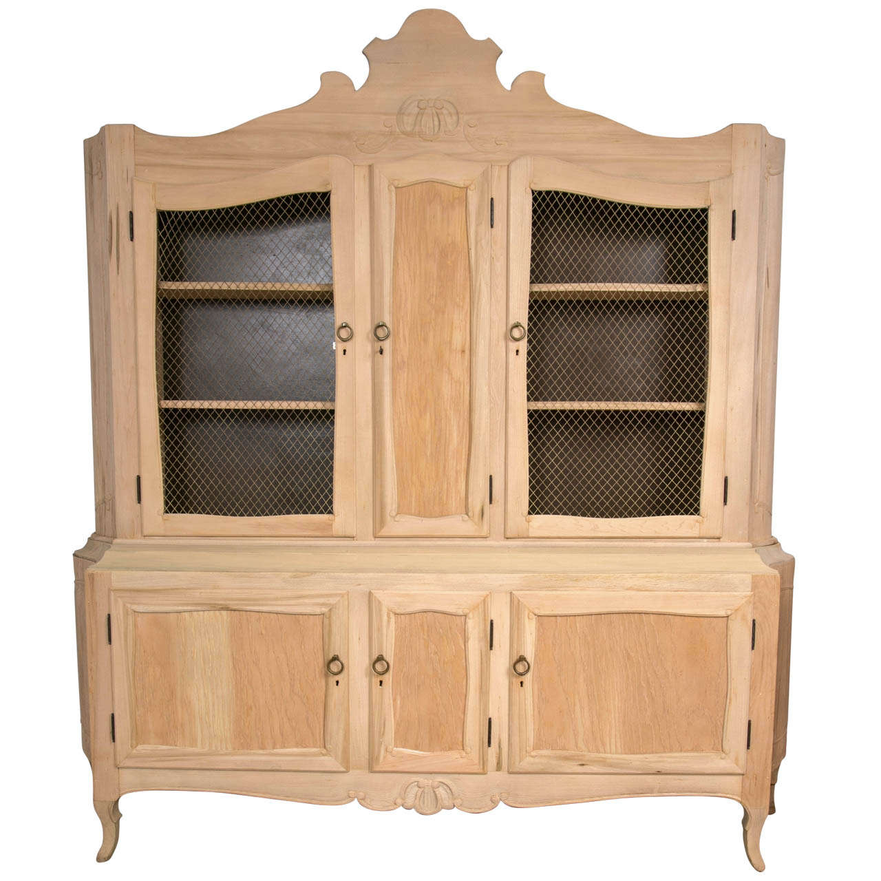 1940's Cabinet in Modern Manner