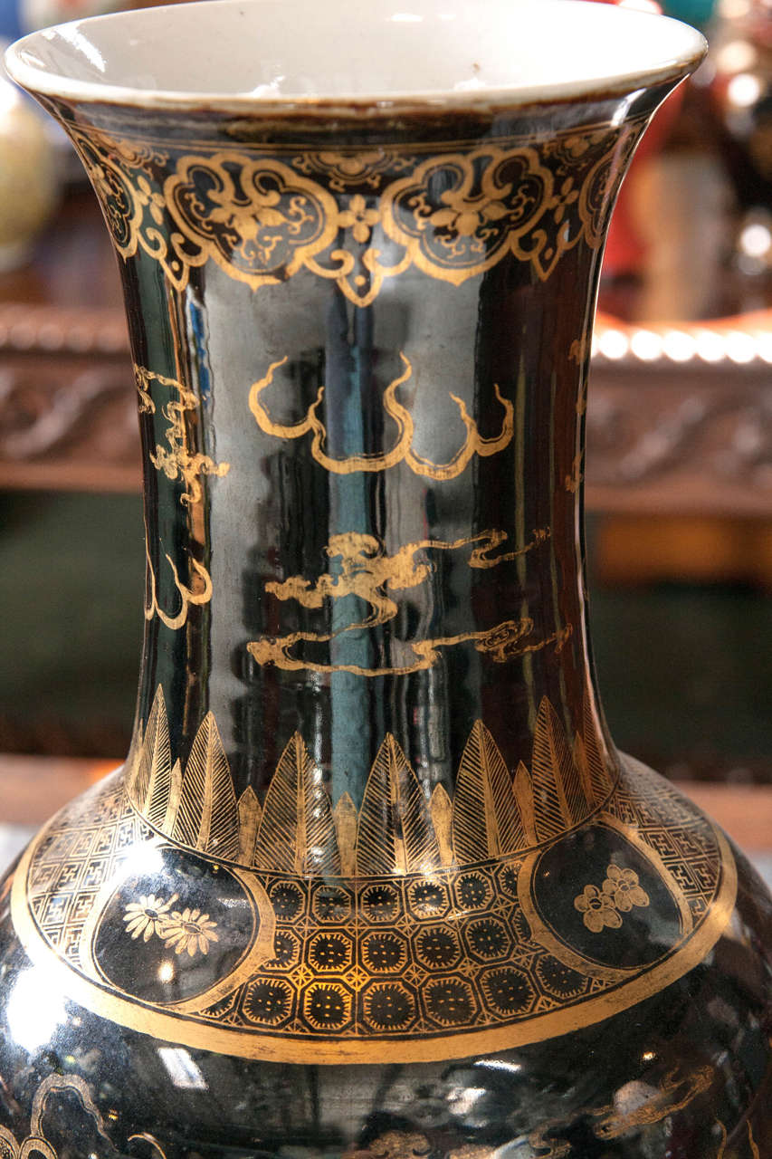 chinese black vase