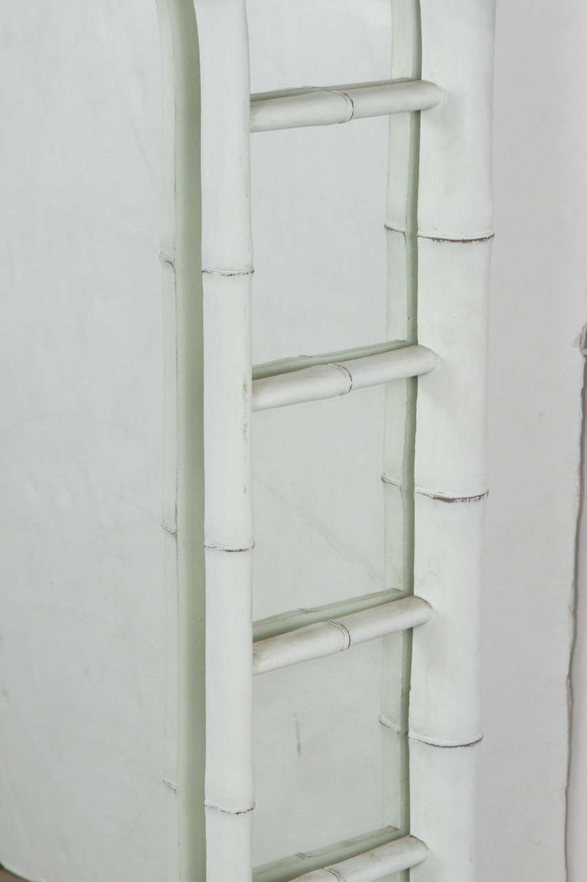White Chinoiserie Faux Bamboo Mirror In Good Condition For Sale In South Pasadena, CA