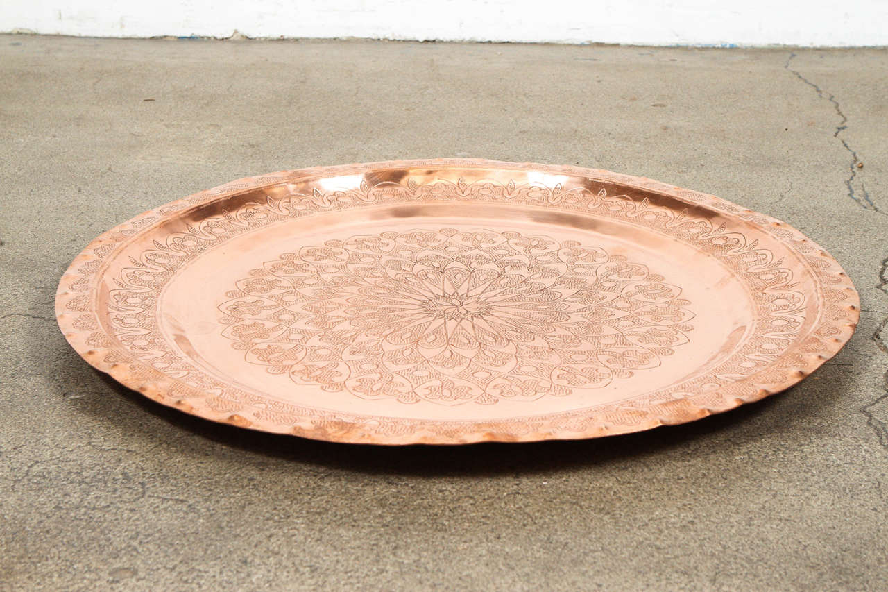 Large Antique Moroccan Hammered Copper Tray Platter In Good Condition In North Hollywood, CA