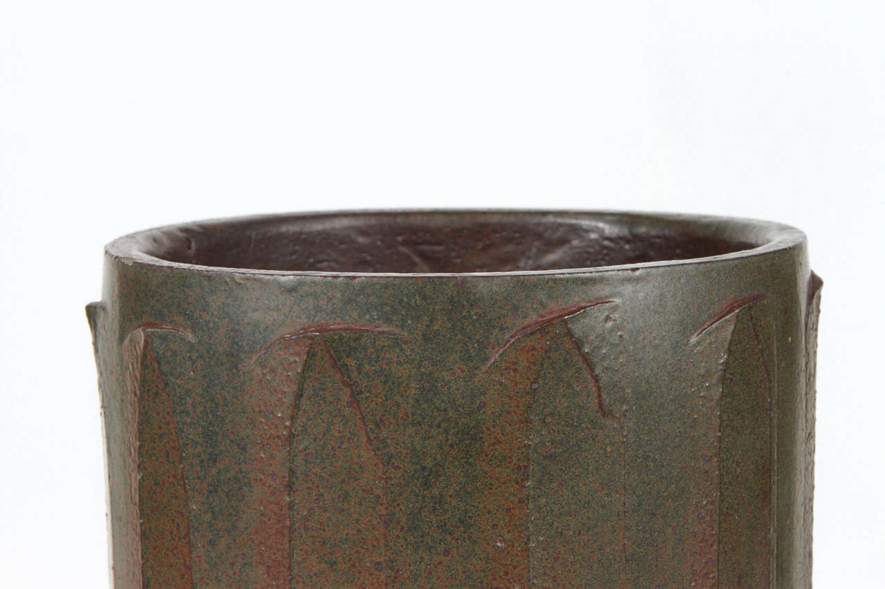 Cressey Pot with Cut Out Detail 3
