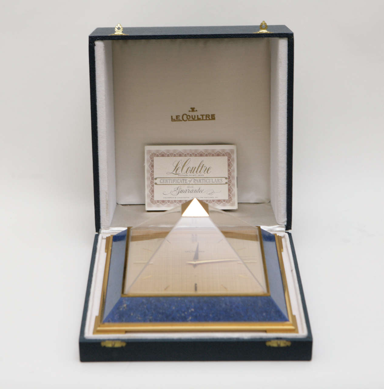 Milieu du XXe siècle Horloge Pyramide par Le Coultre