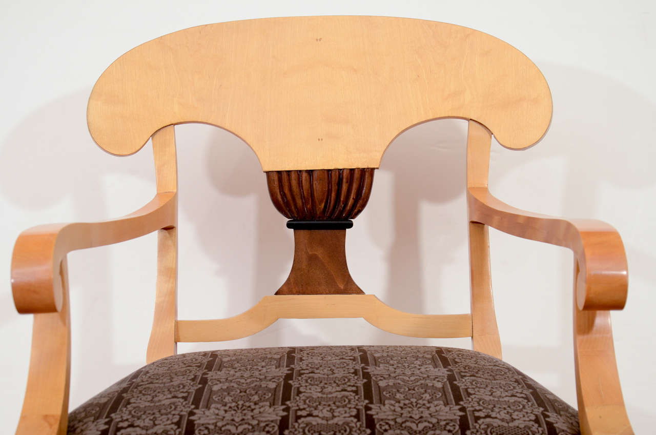 Biedermeier-Sessel in Übergröße mit „Napoleon-Hut“ (Schwedisch) im Angebot