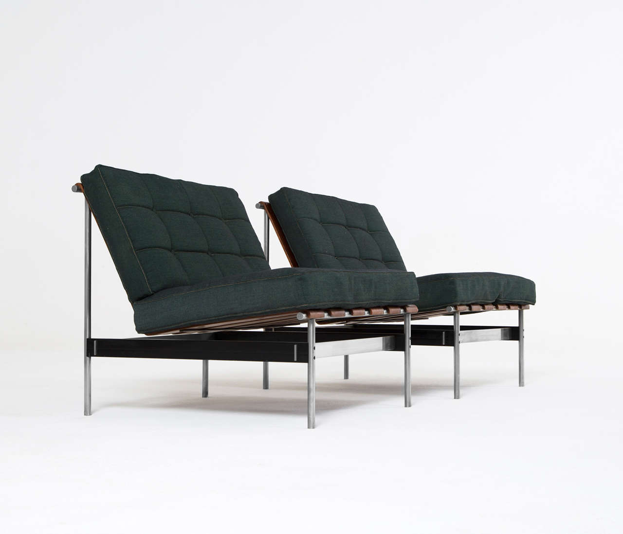 Paire de fauteuils de salon rares par Kho Liang Ie pour Artifort Excellent état à Waalwijk, NL