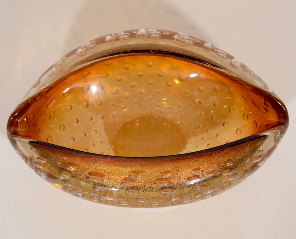 Modernist Murano Glass Amber Bowl with Gold Flecks by Seguso In Excellent Condition In New York, NY