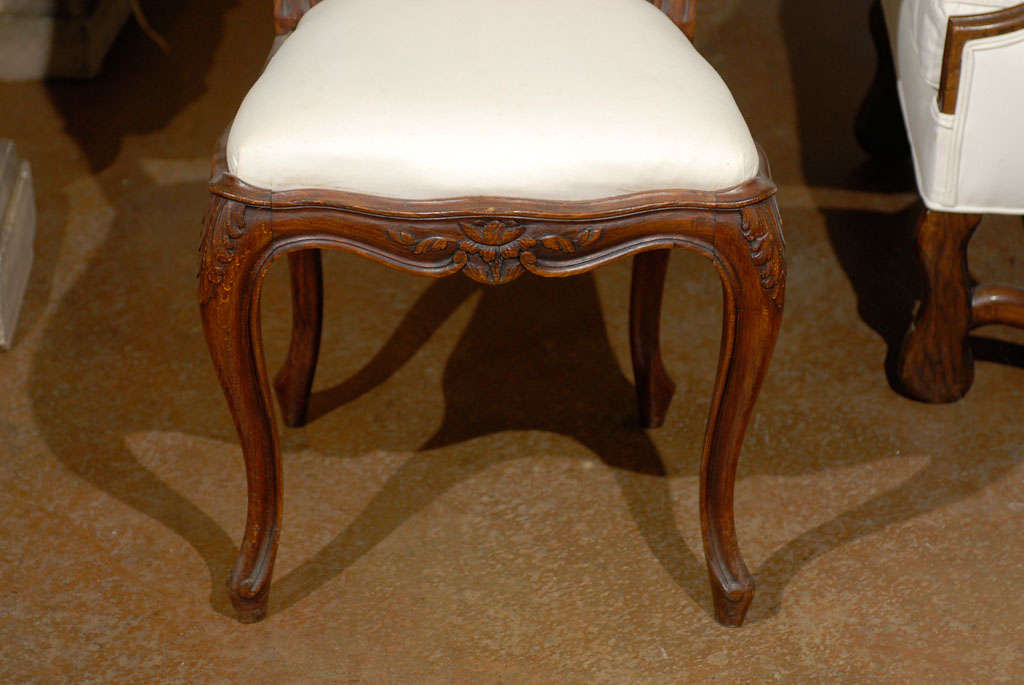 Set of Six French Louis XV Style 19th Century Walnut Dining Room Side Chairs In Good Condition In Atlanta, GA