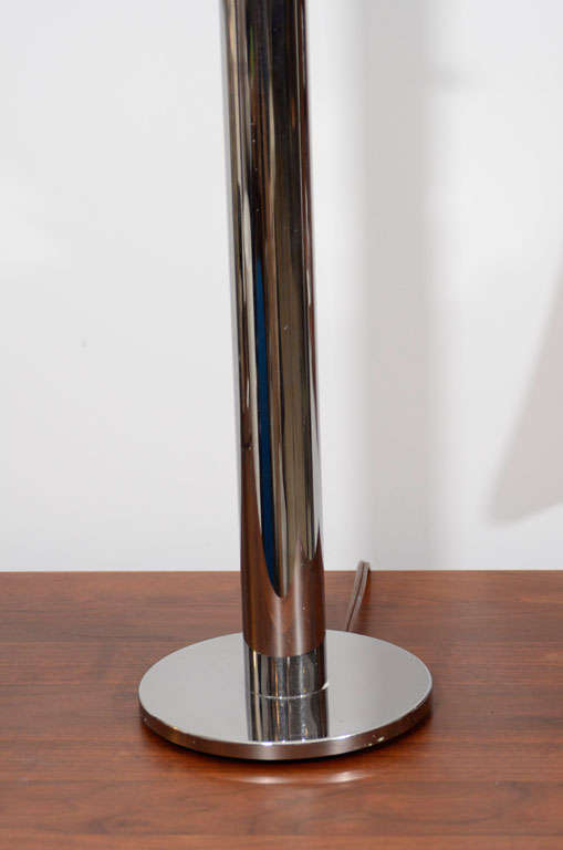 Minimaliste Paire de lampes de bureau minimalistes en chrome par Nessen Studio en vente