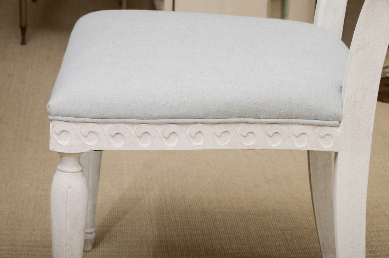 Set of 4 Chalk White Round Back Dining Chairs For Sale 3
