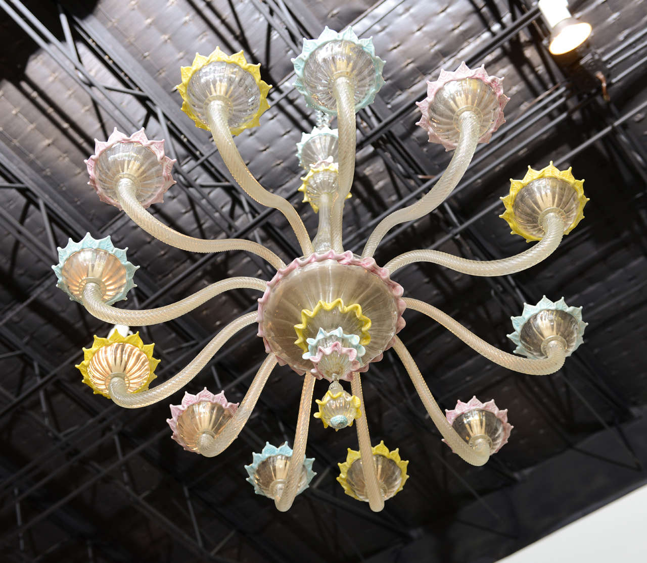 Mid-20th Century Fine Pair of Barovier & Toso Clear and Colored Glass 12-Light Chandeliers, 1940s For Sale