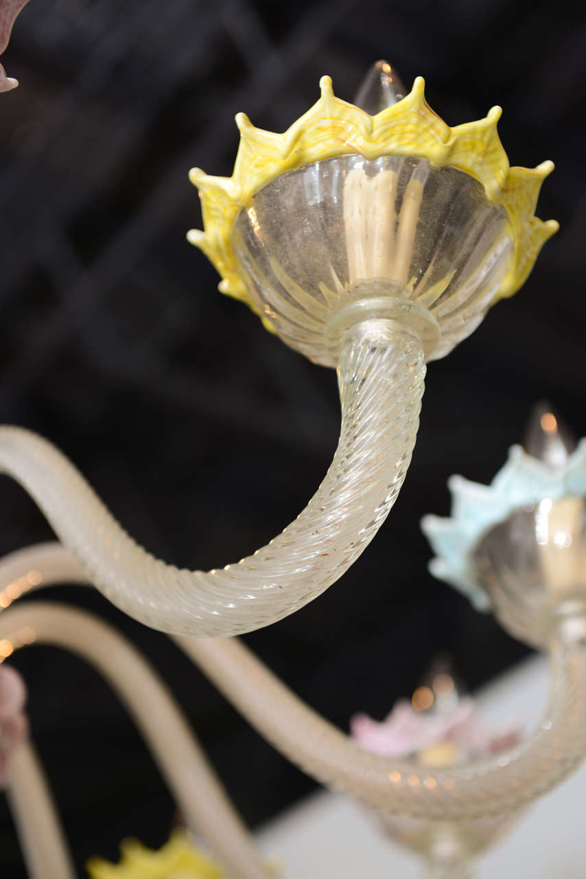 Fine Pair of Barovier & Toso Clear and Colored Glass 12-Light Chandeliers, 1940s For Sale 1