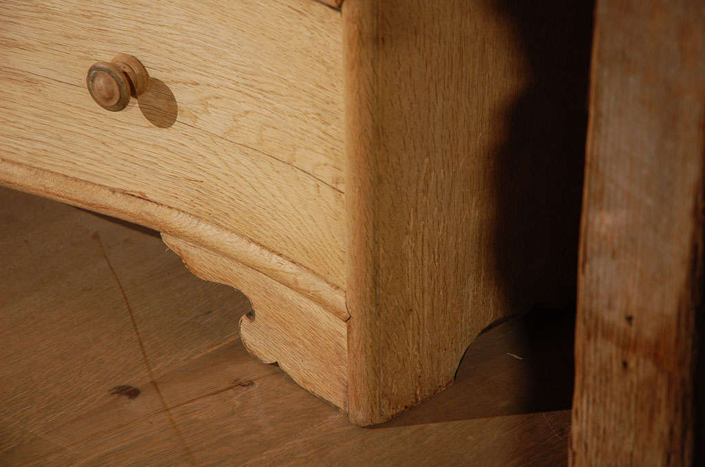 18th Century French Oak Commode For Sale 3