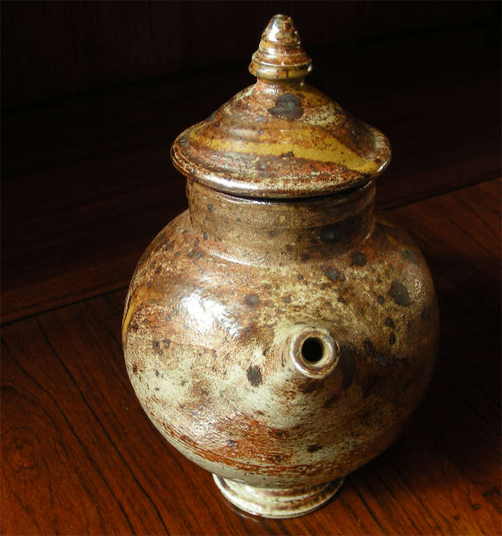 Ceramic 1900s English Tea Pot For Sale