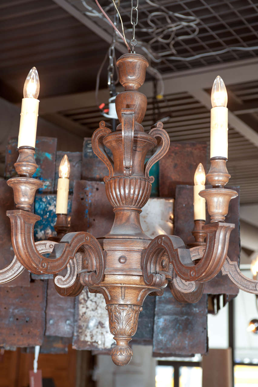 20th Century Exceptionally Carved Wooden Six-Branch Chandelier In Excellent Condition For Sale In Toronto, ON