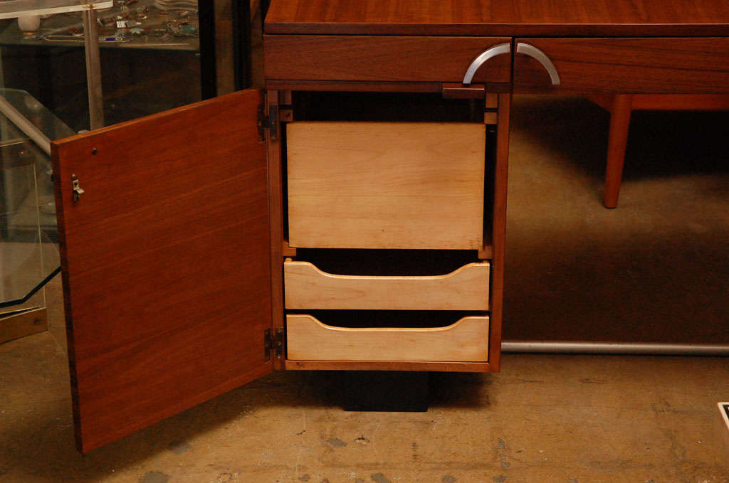 Desk by Gilbert Rohde for Herman Miller in India laurel wood 3