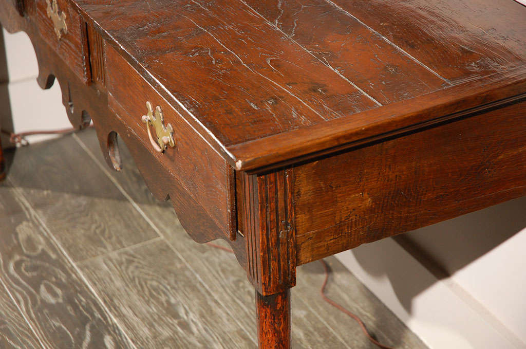 18th Century English Oak Three Drawer Dresser or Sofa Table Server In Good Condition In Los Angeles, CA