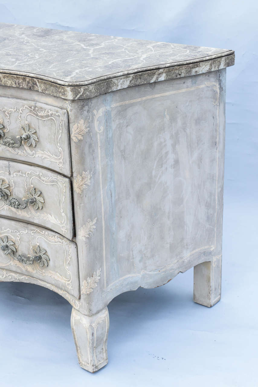 Painted 18th Century Pastiglia Italian Commode For Sale 2