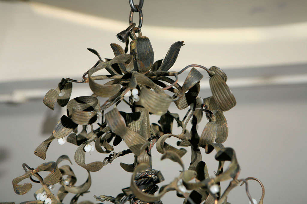 Skulpturale französische Mistletoe-Leuchte (Französisch) im Angebot