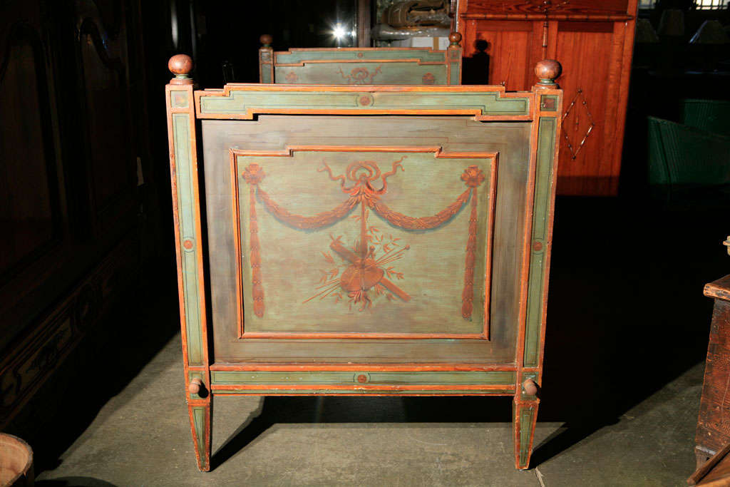 19th Century Venetian Painted Day Bed For Sale