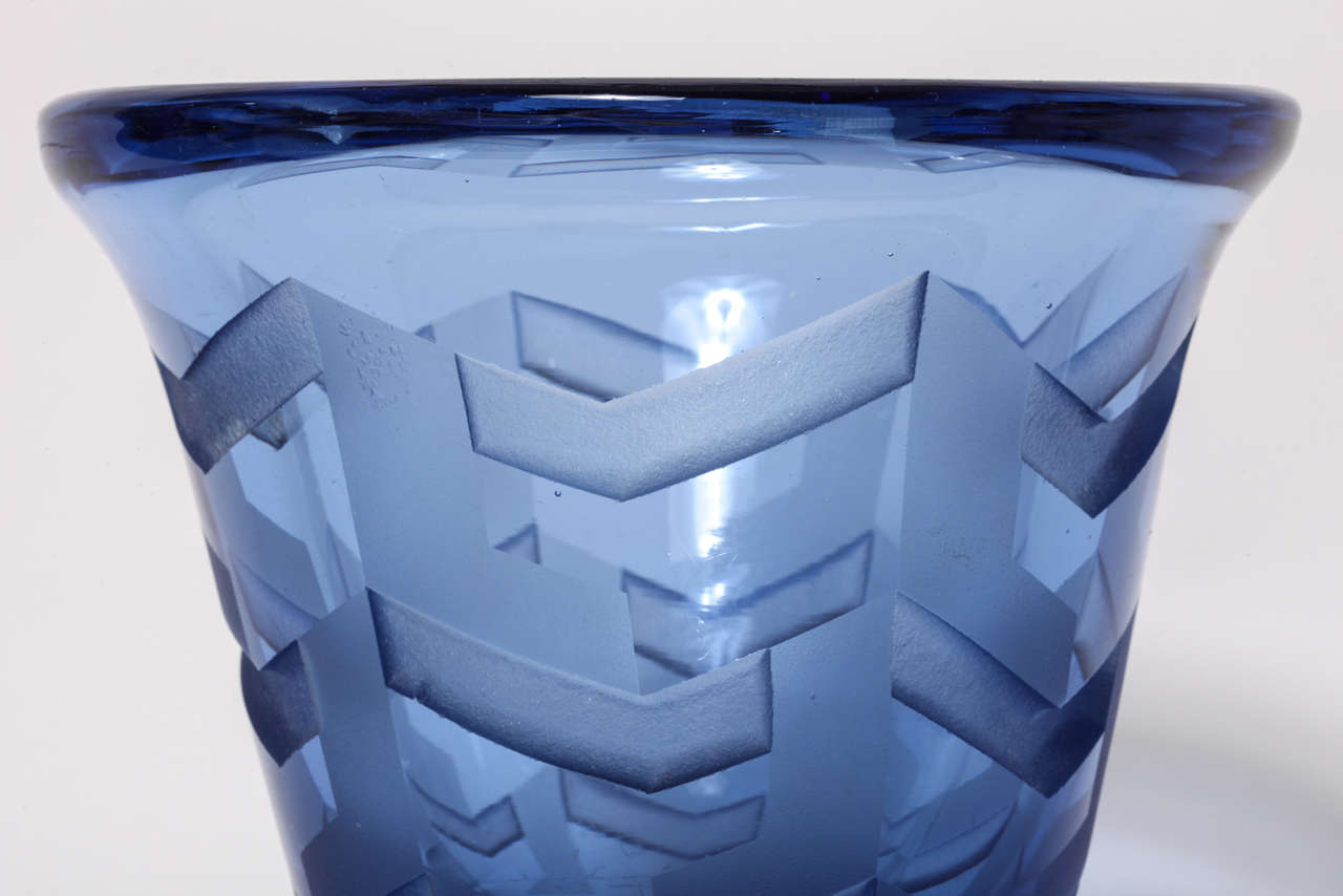 Jean Luce French Art Deco Etched Blue Glass Vase on Circular Base In Excellent Condition For Sale In New York, NY