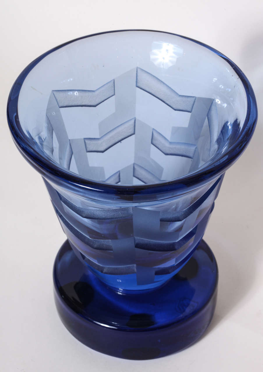 20th Century Jean Luce French Art Deco Etched Blue Glass Vase on Circular Base For Sale
