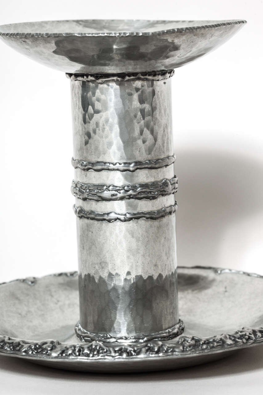 René Delavan French Art Deco Dinanderie Pewter Candle Holder im Zustand „Gut“ im Angebot in New York, NY