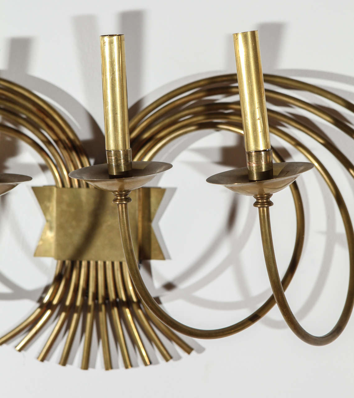 Mid-Century Brass Sconce In Excellent Condition For Sale In Los Angeles, CA