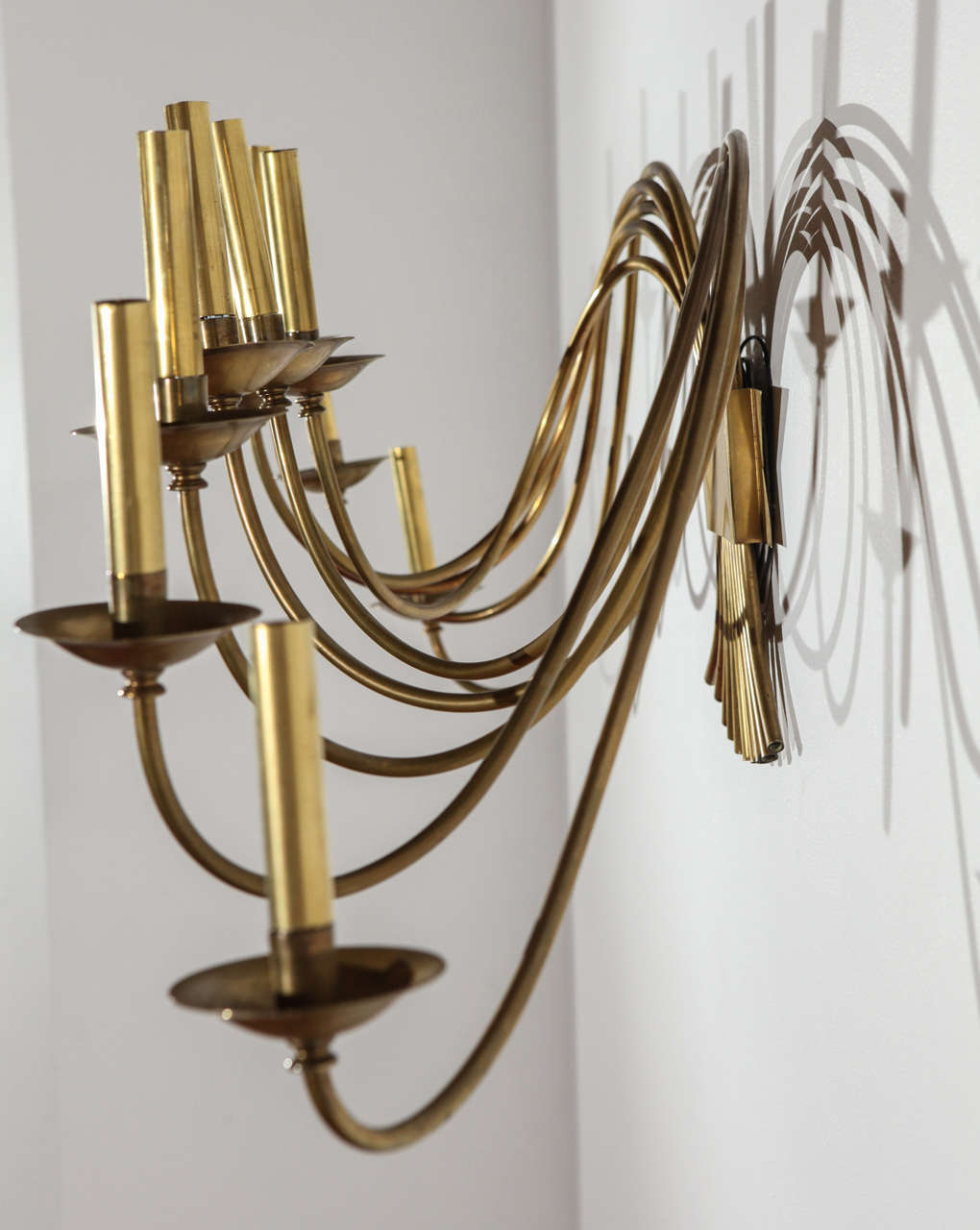 Mid-Century Brass Sconce For Sale 4