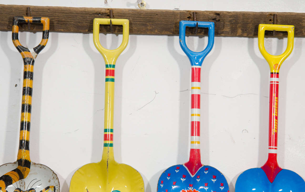 USA Graphic Sand Shovels For Sale 3