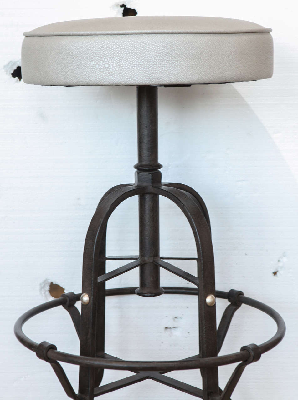 Swivel Bar Stool Industrial Style In Excellent Condition In Los Angeles, CA